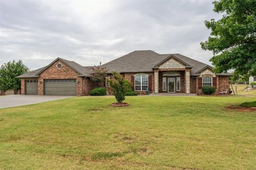 7904 Austrian Ln, Tuttle, OK, 73089-8205 | Card Image