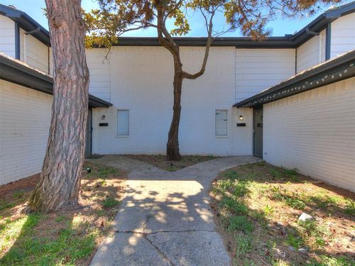 7201 Galahad Cir, Oklahoma City, OK, 73132-6038 | Card Image