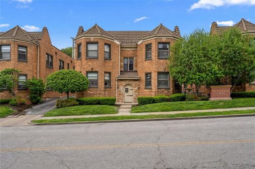 4508 Broadway, Kansas City, MO, 64111-3317 | Card Image