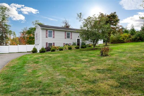 495 Mooney Hill Rd, Patterson, NY, 12563-2616 | Card Image