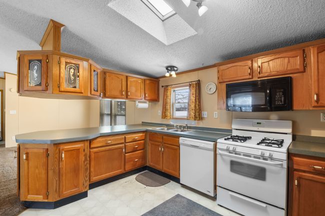 8795 Davey Dr, House other with 3 bedrooms, 2 bathrooms and null parking in Newport MI | Image 7