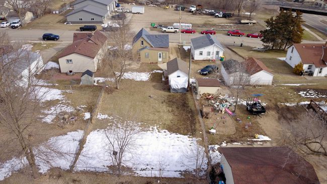 nice back yard | Image 21