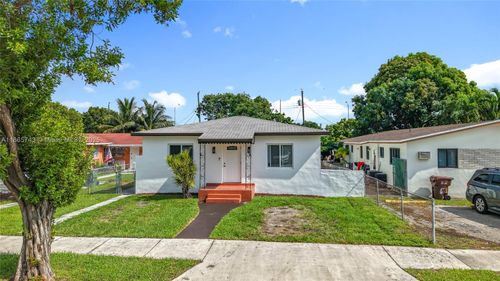 675 W 30th St, Hialeah, FL, 33012-5330 | Card Image
