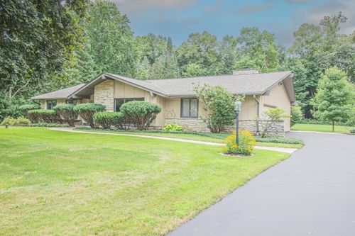 7343 Glencoe Dr, Cedarburg, WI, 53012-8837 | Card Image