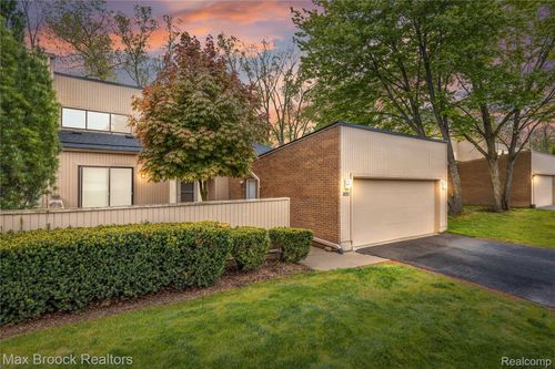 7432 Azalea Court, West Bloomfield Charter Township, MI, 48322 | Card Image