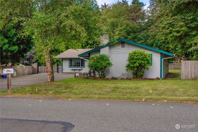 Welcome to this great 3 bedroom rambler located in an amazing community and the coveted Issaquah school district | Image 1