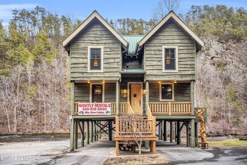 1667 Cherohala Skyway, Tellico Plains, TN, 37385 | Card Image