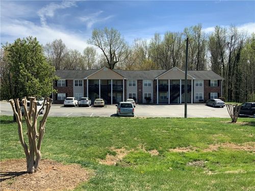 818 Westbrook Ct, Archdale, NC, 27263-2803 | Card Image