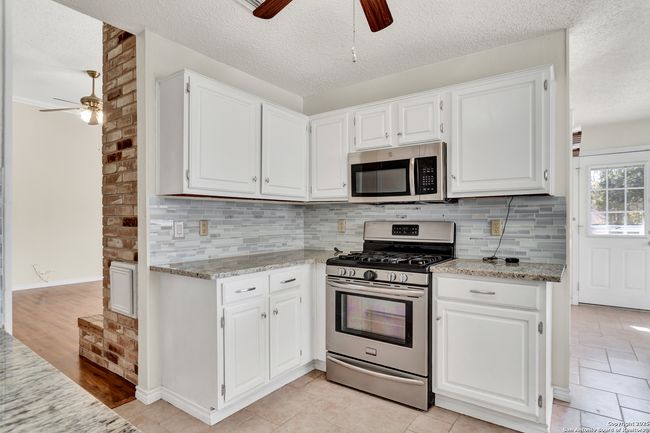 11401 Forest Elf, House other with 4 bedrooms, 2 bathrooms and null parking in Live Oak TX | Image 15