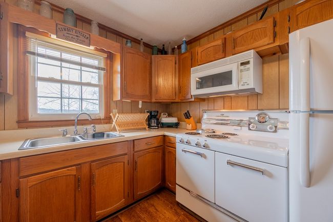 913 Kanawha Ridge Rd, House other with 3 bedrooms, 2 bathrooms and null parking in Dugspur VA | Image 14
