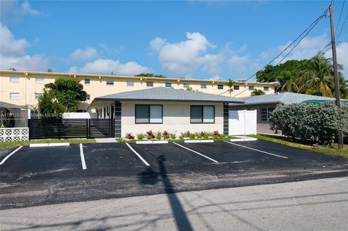 329 12th Ave, Pompano Beach, FL, 33060-7424 | Card Image