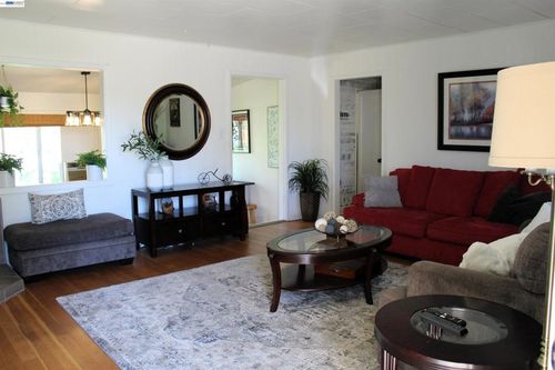 536 Williams St, Murphys, CA, 95247-9524 | Card Image