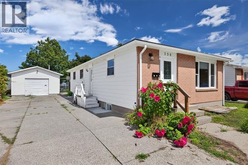 330 Somerset Cres, Sarnia, ON, N7S4G1 | Card Image