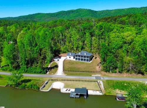 188 Jumping Branch Rd, Tamassee, SC, 29686-2115 | Card Image