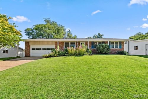11767 Benedetta Dr, Bridgeton, MO, 63044-3410 | Card Image