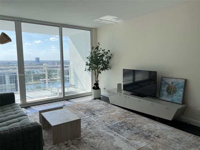 APT-2102 - 2030 S Ocean Dr, Condo with 1 bedrooms, 1 bathrooms and null parking in Hallandale Beach FL | Image 4