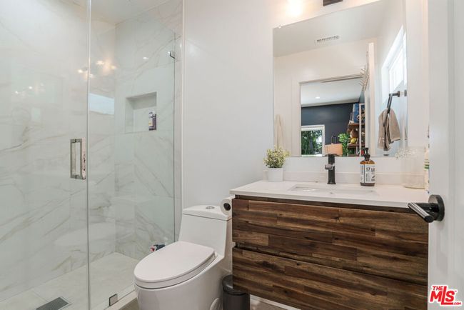 5737 Allott Ave, House other with 6 bedrooms, 6 bathrooms and 2 parking in Sherman Oaks CA | Image 20