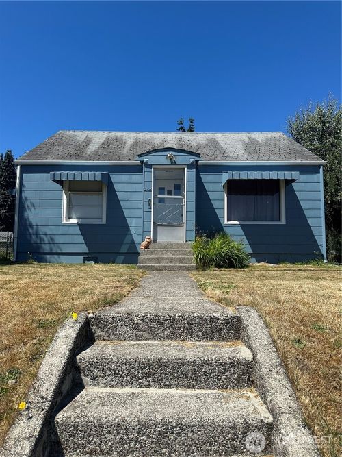 2426 Pine St, Everett, WA, 98201-3230 | Card Image