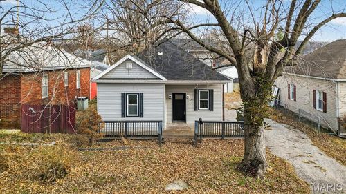 112 4th St, Dupo, IL, 62239-1221 | Card Image