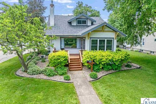 808 3rd Ave Se, Waseca, MN, 56093-3802 | Card Image