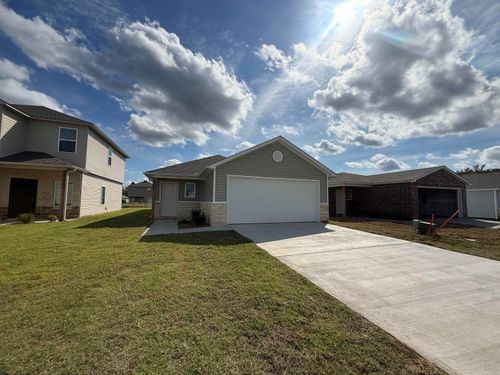 112 Lucy Ln, Maumelle, AR, 72113-7896 | Card Image