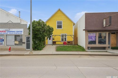 241 High St W, Moose Jaw, SK, S6H1S7 | Card Image