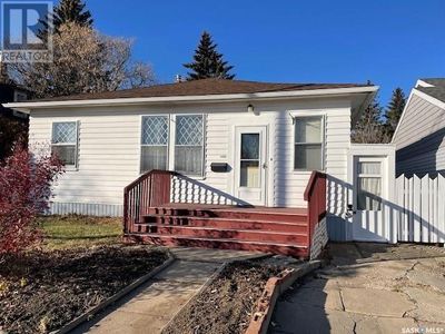 1306 1 St Ave Nw, House other with 1 bedrooms, 2 bathrooms and null parking in Moose Jaw SK | Image 1