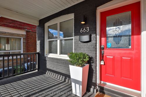 {{alt}} | Card Image