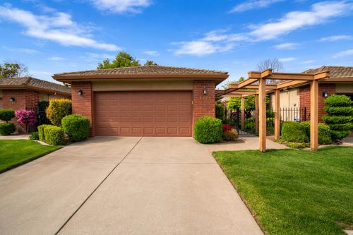2479 Macarthur Pkwy, Lodi, CA, 95242-3253 | Card Image