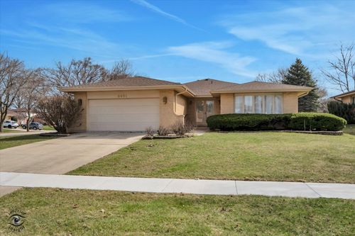 8651 Ailsworth Dr, Darien, IL, 60561-1606 | Card Image