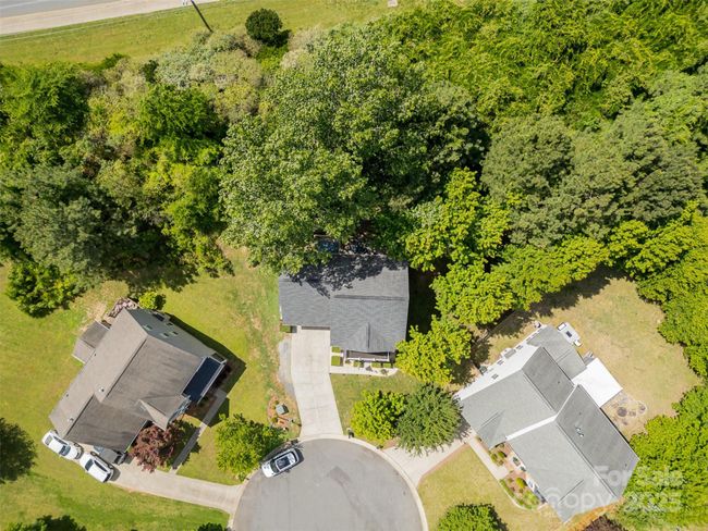 812 Thornapple Ct, House other with 3 bedrooms, 3 bathrooms and null parking in Lake Wylie SC | Image 4