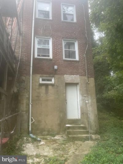 800 N Rosedale Street, Townhouse with 2 bedrooms, 1 bathrooms and null parking in BALTIMORE MD | Image 2