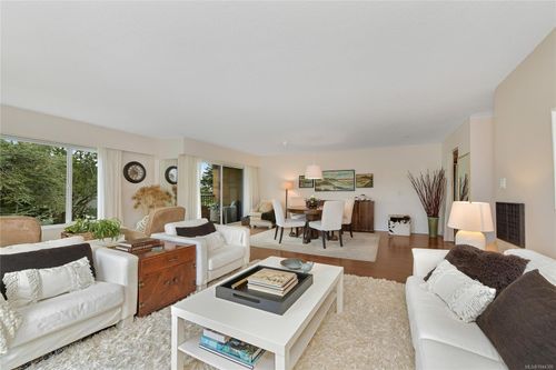 305-2930 Cook St, Victoria, BC, V8T3S7 | Card Image
