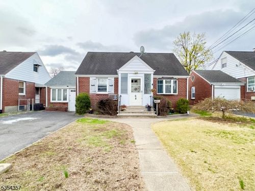 68 17th Ave, Elmwood Park, NJ, 07407-2929 | Card Image