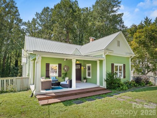 541 W Probart St, Brevard, NC, 28712-3253 | Card Image