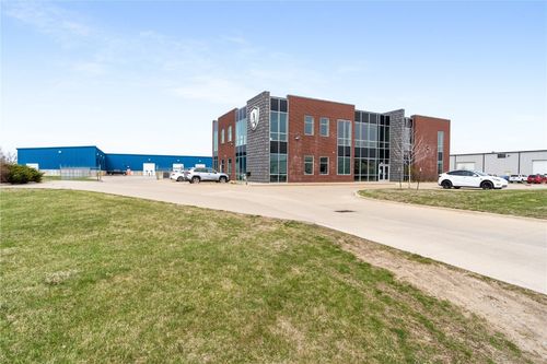lease-2881 Independence Road, Iowa City, IA, 52240 | Card Image