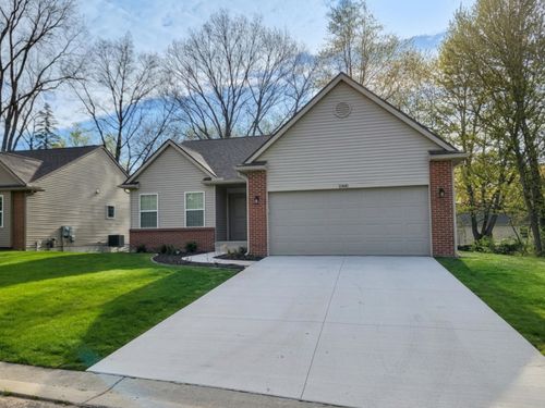 11453 Hidden Oaks Dr, Clio, MI, 48420-2905 | Card Image