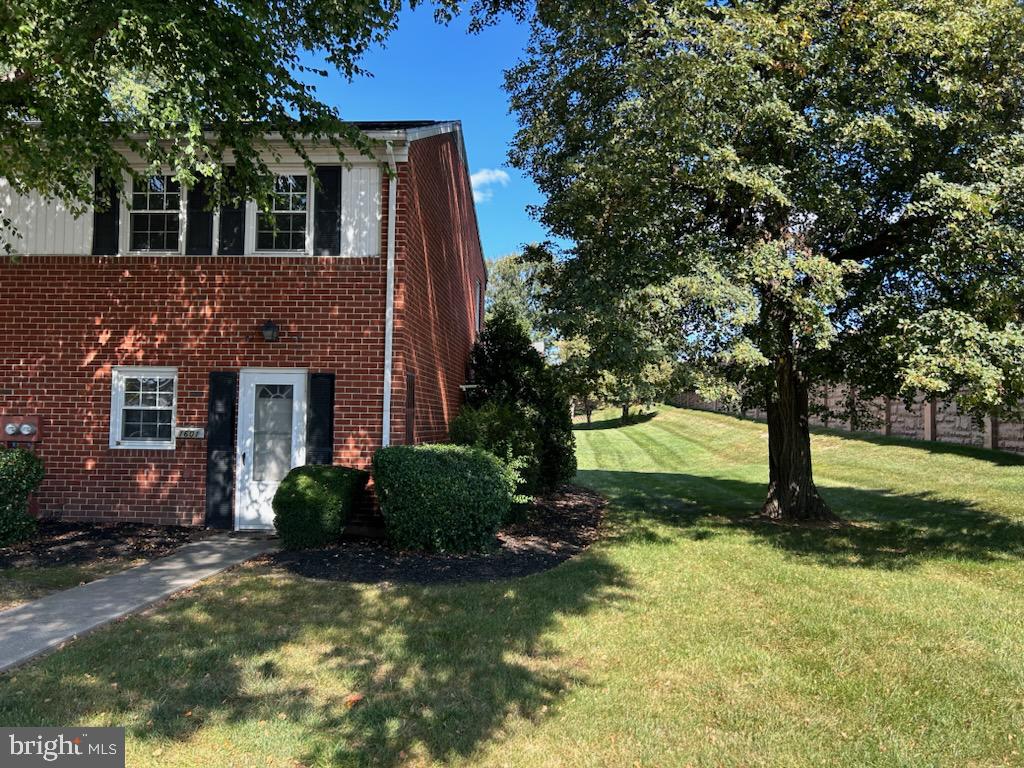 Wogan Rd, York, PA 17404