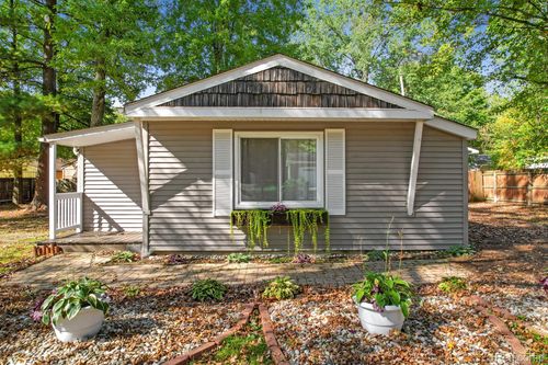 9106 Maple Rd, Clay, MI, 48001-4422 | Card Image