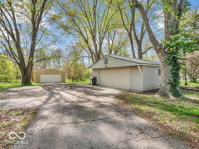 view of detached garage | Image 22