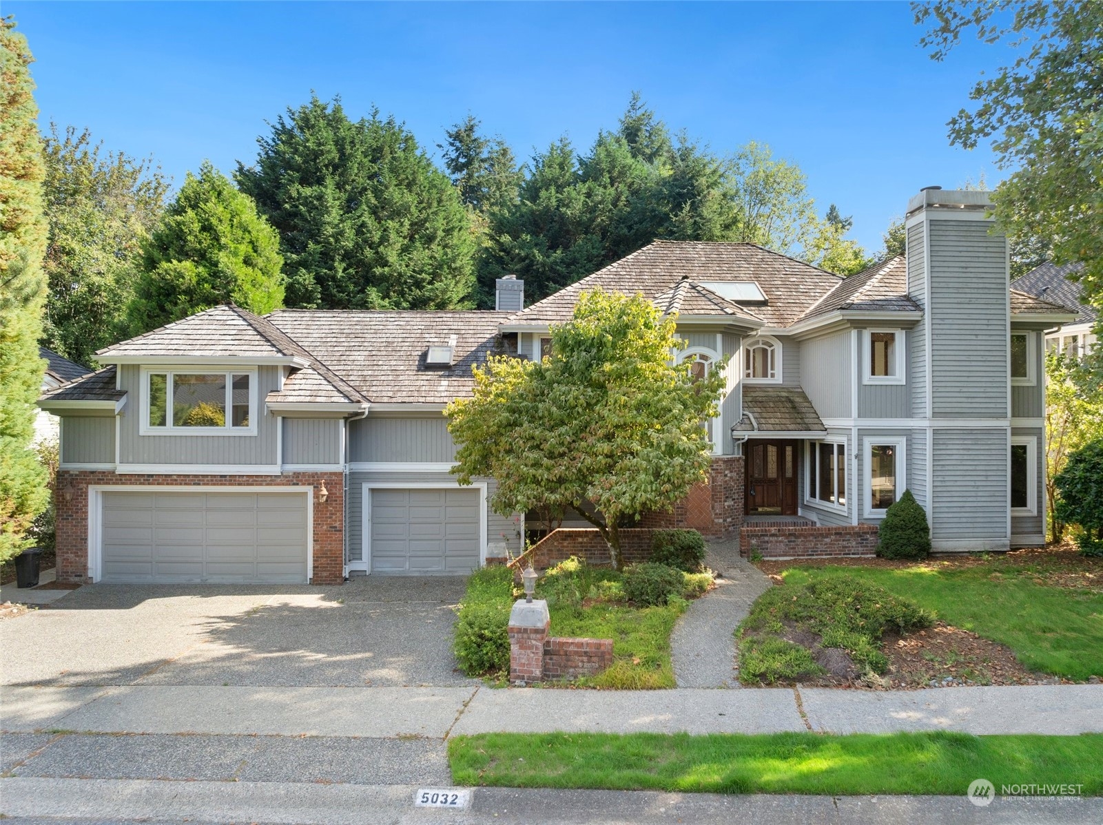 165th Pl, Bellevue, WA 98006