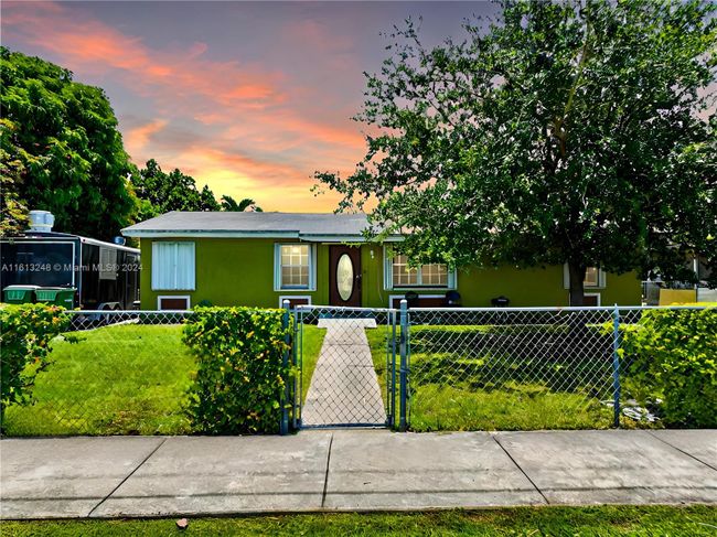 1749 Sw 8th St, House other with 3 bedrooms, 2 bathrooms and null parking in Homestead FL | Image 1