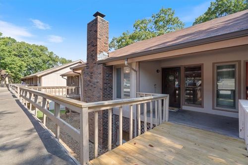 43 Britten Cir, Bella Vista, AR, 72715-8143 | Card Image