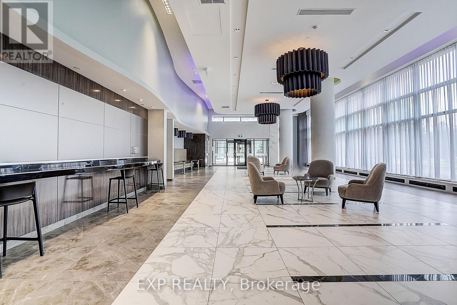 Residential Lease in Richmond Hill (Langstaff) 5