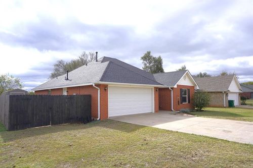 1412 Coffey Drive, Perry, OK, 73077 | Card Image