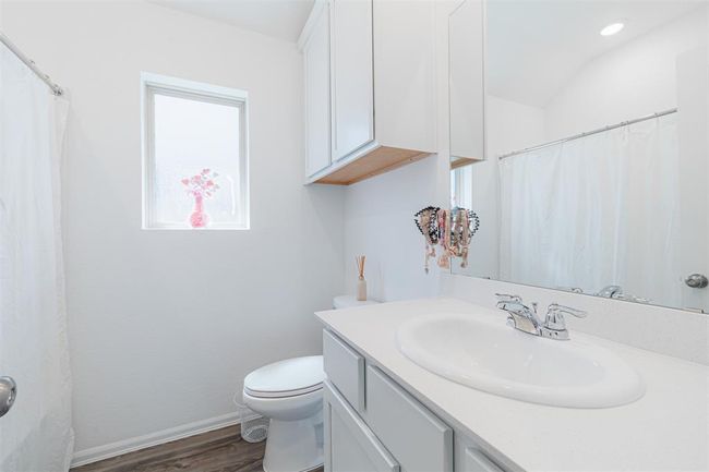 Bath 2 | Image 14