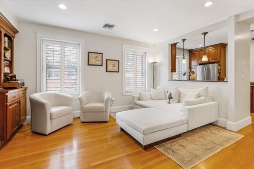 ph-130 Myrtle St, Boston, MA, 02114 | Card Image