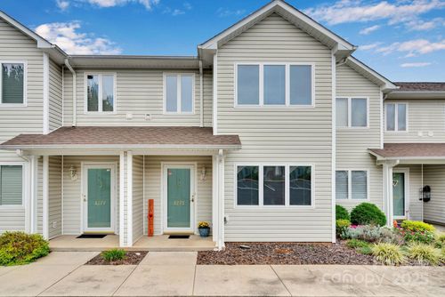 3275 White Oak Ct, Claremont, NC, 28610-8669 | Card Image