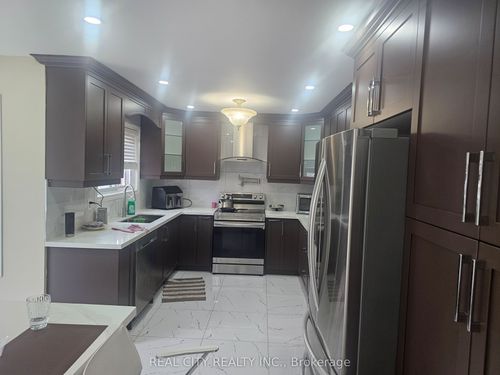 37 Bobcat St, Brampton, ON, L6R1C8 | Card Image