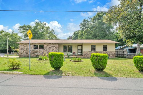 420 Bullock Blvd, Niceville, FL, 32578-3265 | Card Image